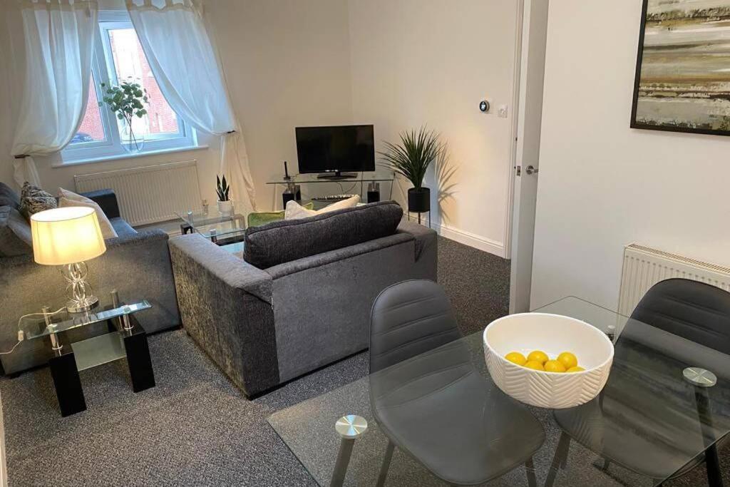 Alicia Newport By Mia Living 2 Bedroom Apartment With Dedicated Parking Exterior foto